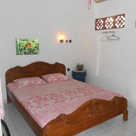 Fortuna Guest House Γιογκιακάρτα Εξωτερικό φωτογραφία