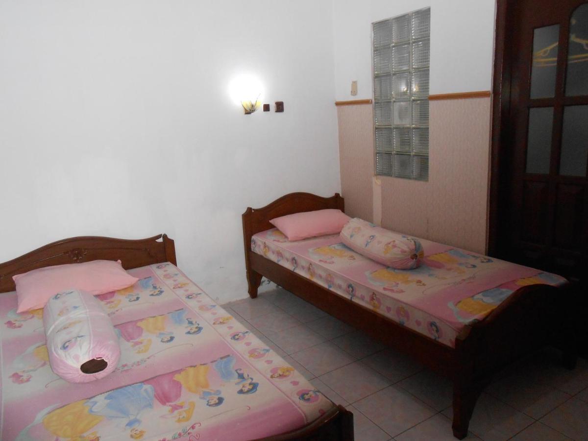 Fortuna Guest House Γιογκιακάρτα Εξωτερικό φωτογραφία