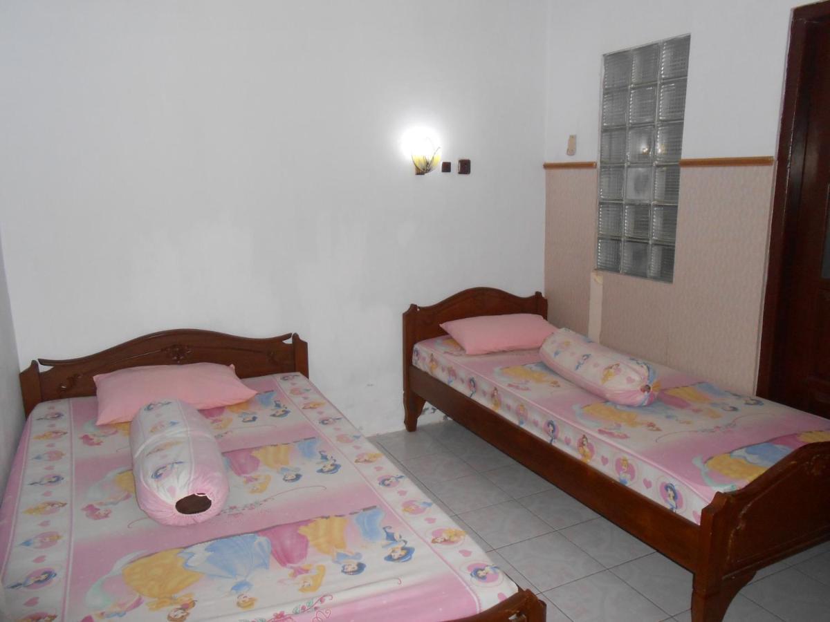 Fortuna Guest House Γιογκιακάρτα Εξωτερικό φωτογραφία
