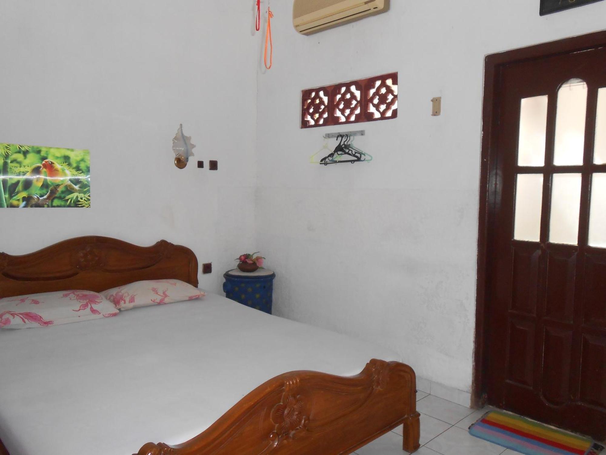 Fortuna Guest House Γιογκιακάρτα Εξωτερικό φωτογραφία