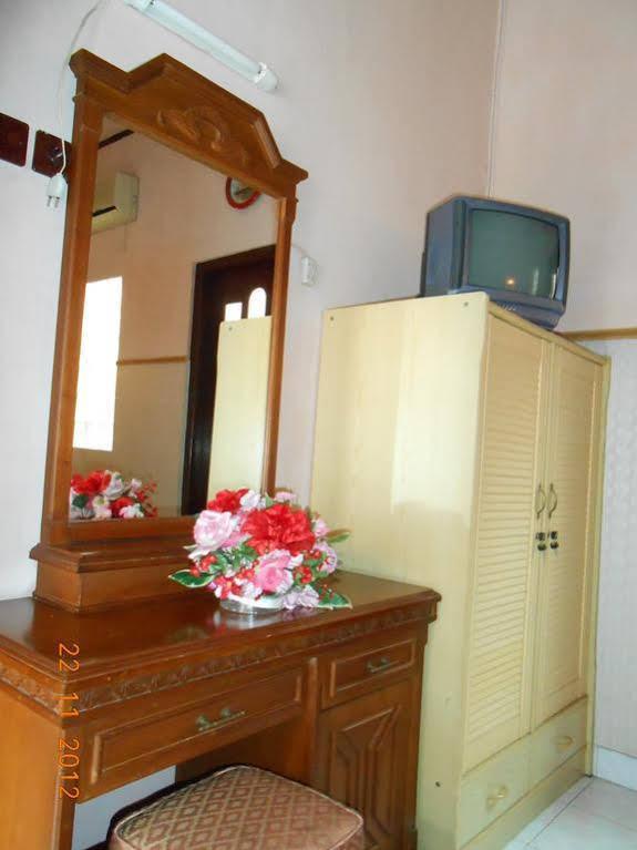 Fortuna Guest House Γιογκιακάρτα Εξωτερικό φωτογραφία