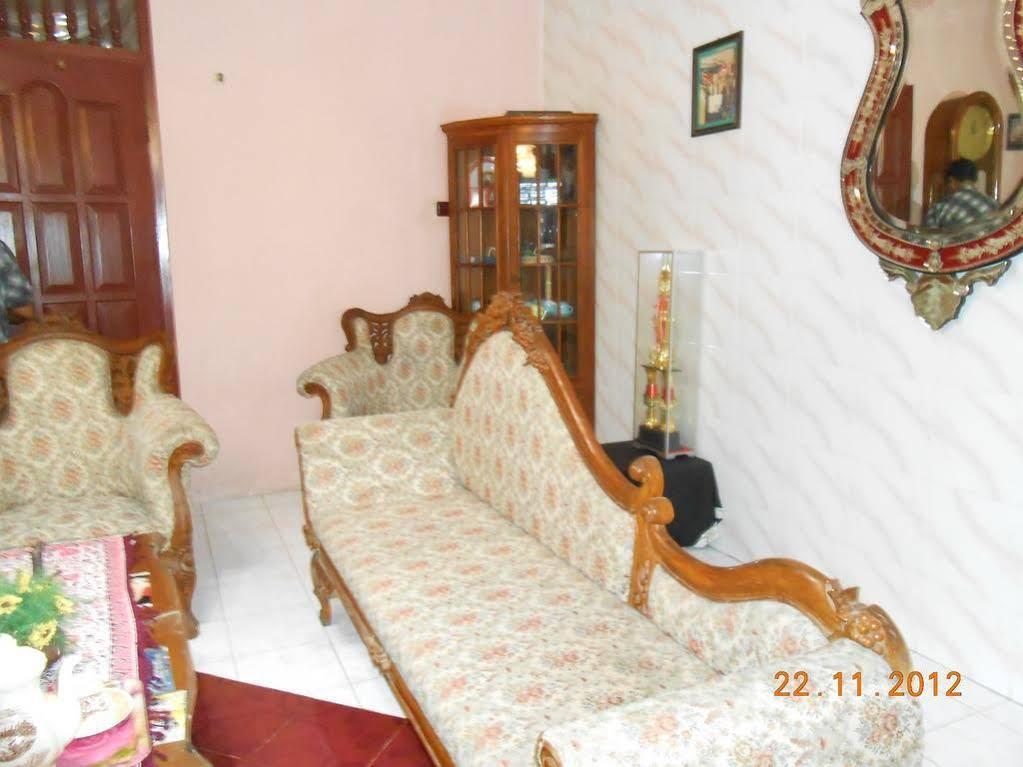 Fortuna Guest House Γιογκιακάρτα Εξωτερικό φωτογραφία